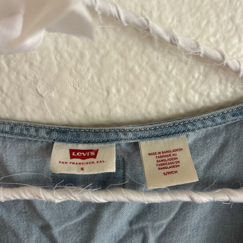 Levi's Light Wash Denim Square Neck Puff Sleeve Top - Picture 3 of 3